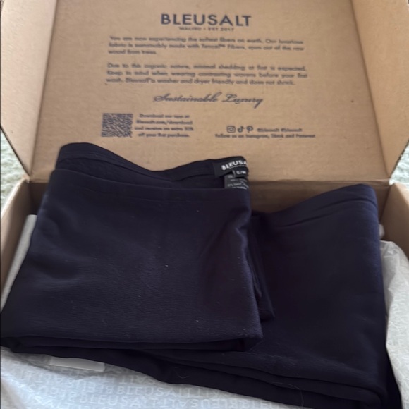 Bleusalt Navy Bolero Shrug - Picture 5 of 6